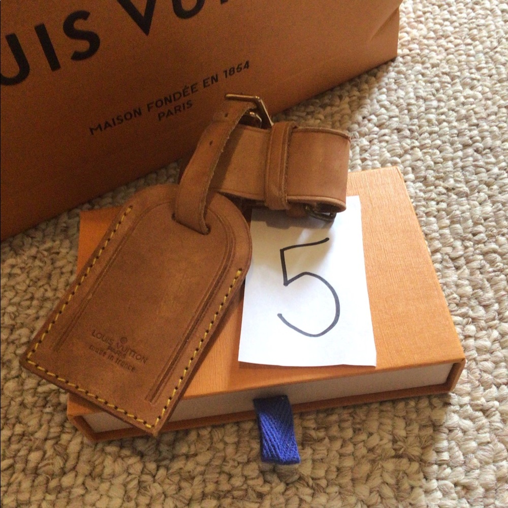 💯% Louis Vuitton large luggage tag and strap
